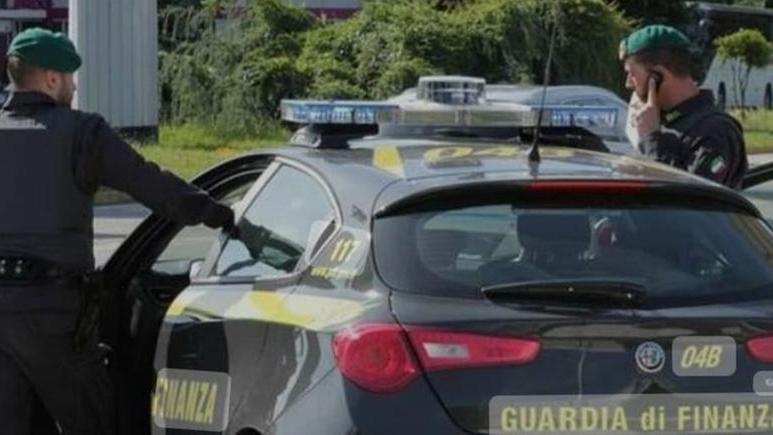 Cagliari, droga alla festa in fiera: individuati 16 giovani tra i 18 e i 37 anni