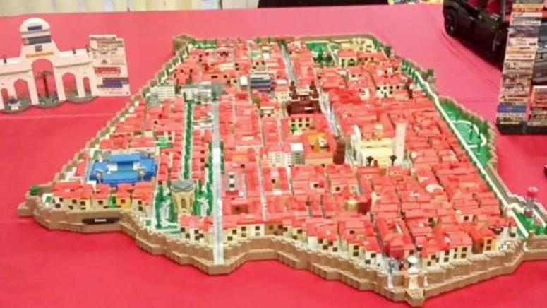 Ferrara ricostruita coi Lego, un’opera da 20mila mattoncini