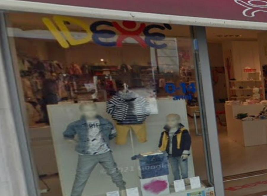 
	La vetrina del negozio "Idexe" di via Ricasoli (foto d'archivio)

