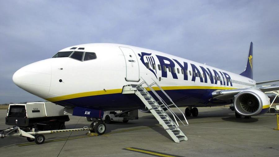 Aeroporto di Alghero, in vendita i biglietti per i voli estivi Ryanair