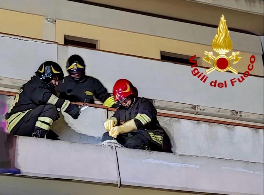 Porto Torres, sventato l’incendio di un’insegna commerciale