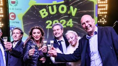 Lucca, migliaia in piazza per Sabrina Salerno
