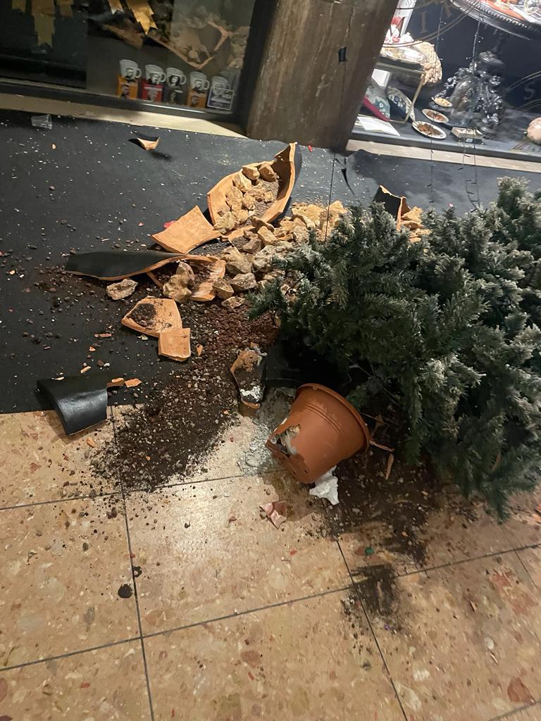 Reggio Emilia, guerriglia all’isolato San Rocco: petardi e atti vandalici a Capodanno