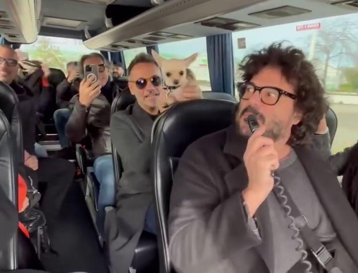Capodanno, i big fuori dal palco: pranzi, brindisi e selfie con i fan sardi