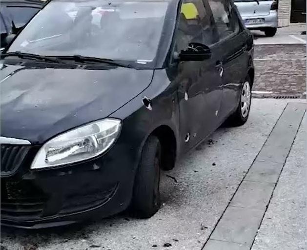 Capannori, esplode una bomba carta: danneggiate tre vetture