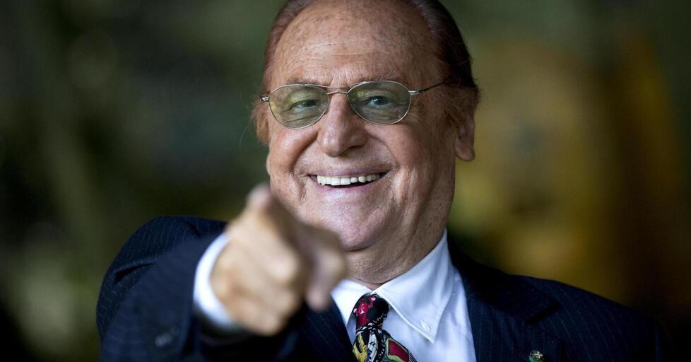 A 86 anni sempre quello della notte, Renzo Arbore torna in tv con l’antiquariato musicale
