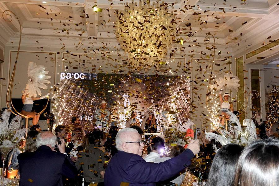 Capodanno al Principe di Piemonte: gli applausi a Ornella Vanoni, la cena-spettacolo e la lista di attesa per gli ospiti