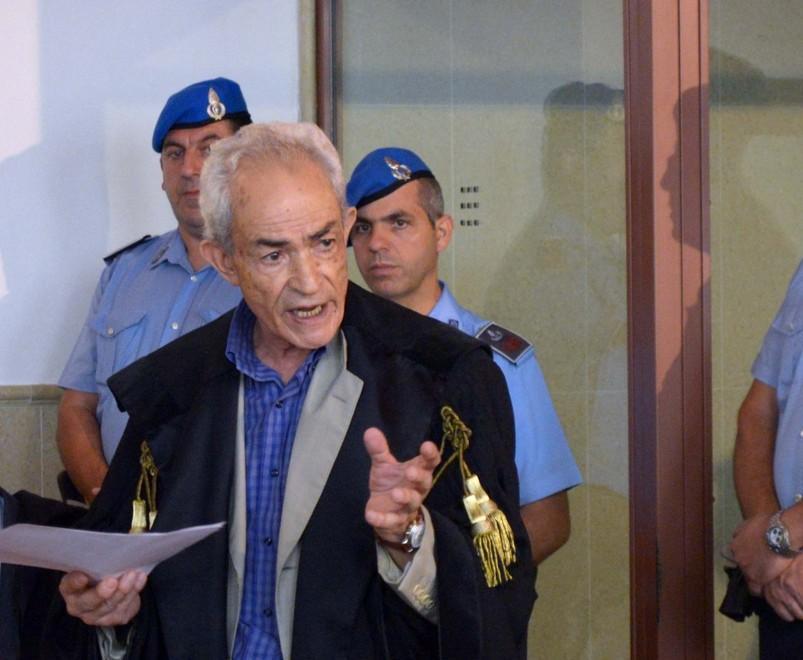 Omicidio Dore, avvocati all'attacco: prove inquinate