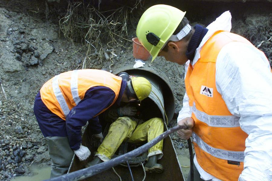 Livorno, lavori urgenti nella notte alla rete idrica del Cisternone