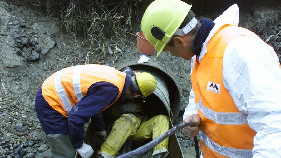 Livorno, lavori urgenti nella notte alla rete idrica del Cisternone