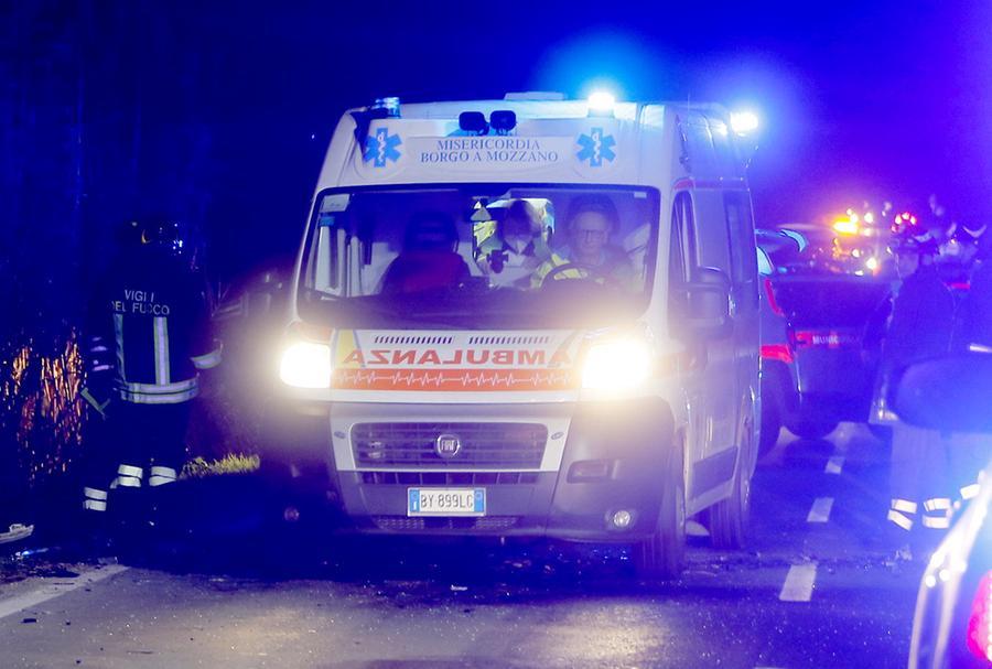 Pisa, ciclista di 39 anni investito sulla via Emilia: è in prosognosi riservata