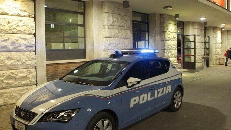 Tentato omicidio alla stazione di Reggio Emilia: l’aggressore rimane in carcere