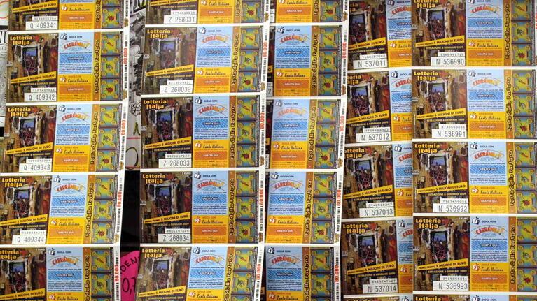 Ferrara, la Lotteria Italia attira sempre: tabaccherie prese d’assalto