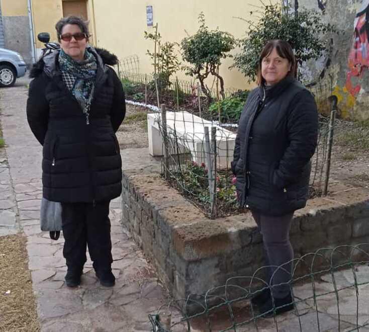 Livorno, sul Pontino i residenti "creano" il parco per mamme e bambini<br>
