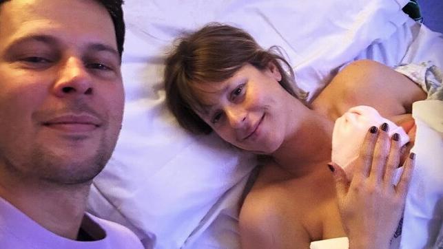 Federica Pellegrini diventa mamma, è nata Matilde. L'annuncio del papà Matteo Giunta: «Dopo due giorni complicati»