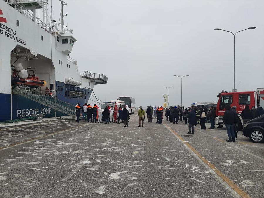 A Reggio Emilia in arrivo 13 dei 336 migranti sbarcati dalla Geo Barents
