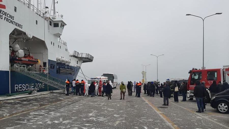 A Reggio Emilia in arrivo 13 dei 336 migranti sbarcati dalla Geo Barents