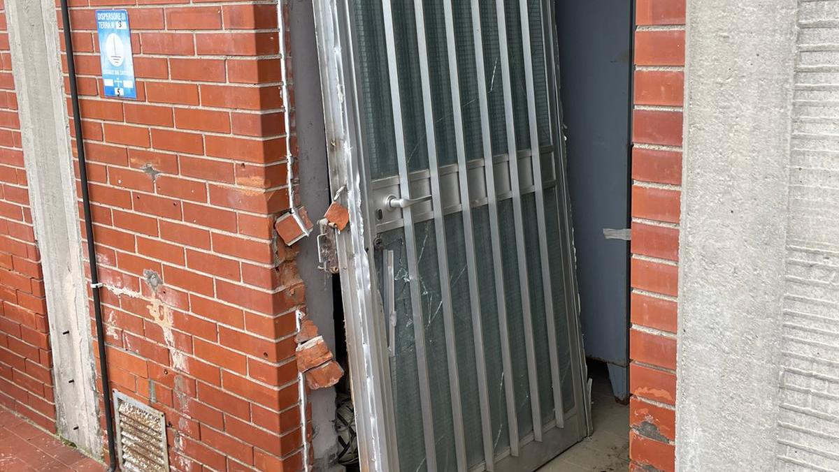 Santa Croce, Cuoiopelli nel mirino dei vandali. E intanto è rivoluzione nella società<br>