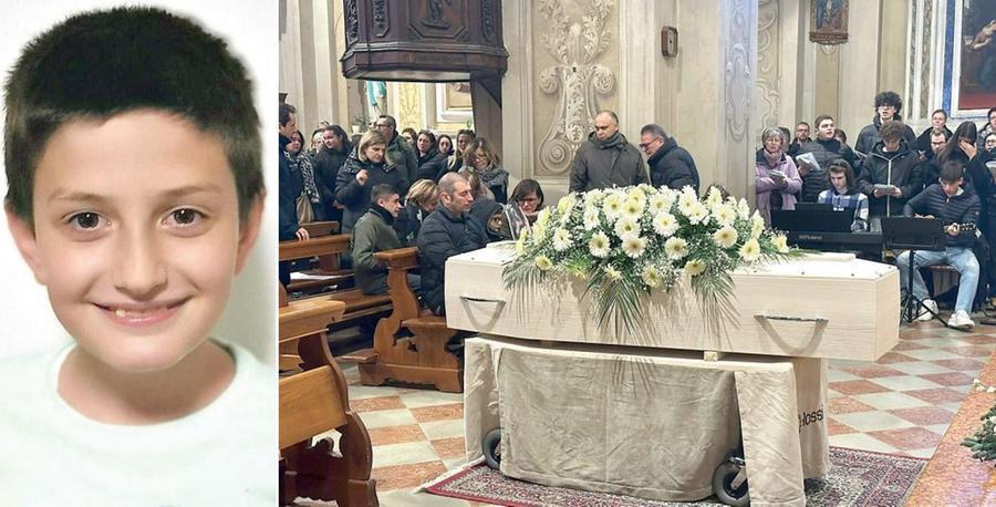 Palloncini bianchi e il rombo della Lamborghini “Diablo” per Christian