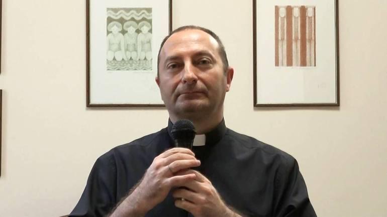 Don Ramon Guidetti, il vescovo Giusti sul parroco scomunicato: «Quella omelia non l’ha scritta lui»