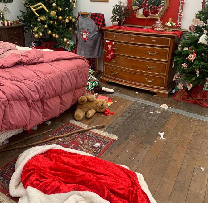 Livorno, distrutta la Casa di Babbo Natale di Villa Fabbricotti<br>
