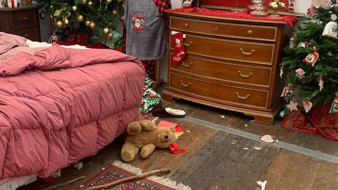 Livorno, distrutta la Casa di Babbo Natale di Villa Fabbricotti<br>