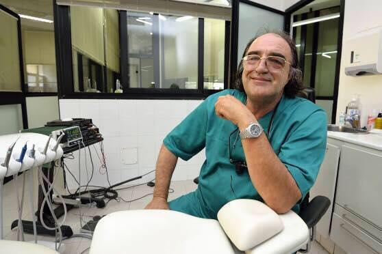 Si è spento il sorriso del “dentista buono” gli studi, il premio