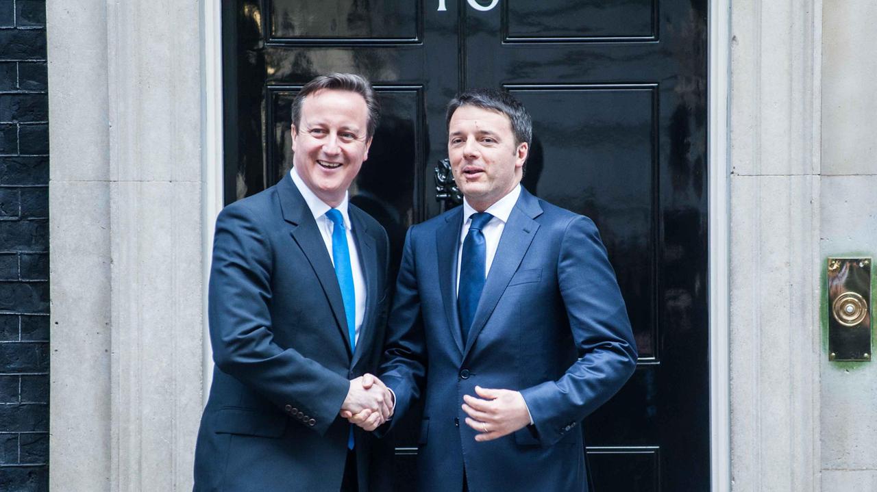 Renzi con il primo ministro Cameron a Downing Street