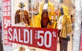 Modena, partono i saldi: le regole per i cambi e le date