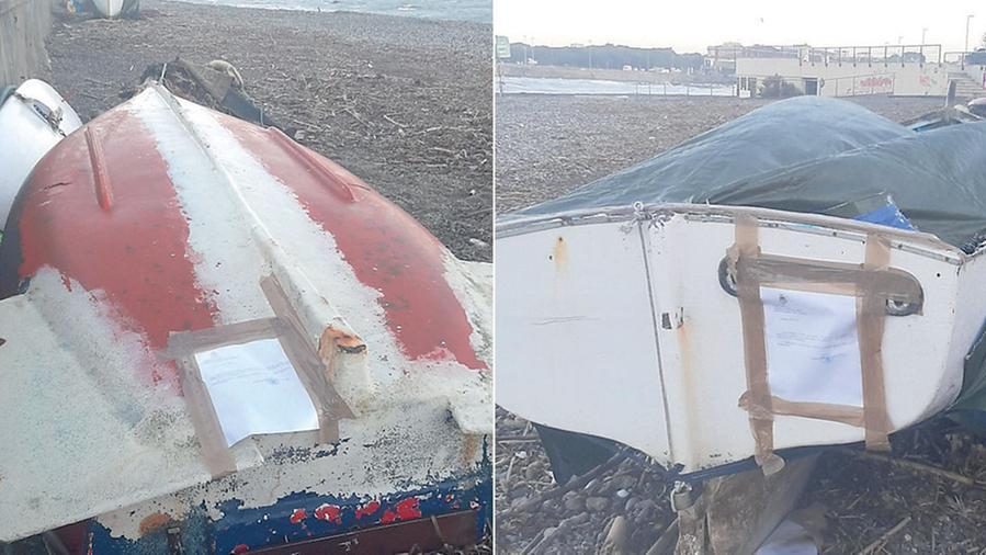 Livorno, barche abusive sulla spiaggia ai Tre Ponti: «O le togliete o saranno distrutte»