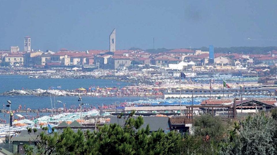 Pisa, niente proroghe per i balneari. Il Comune aspetta il governo