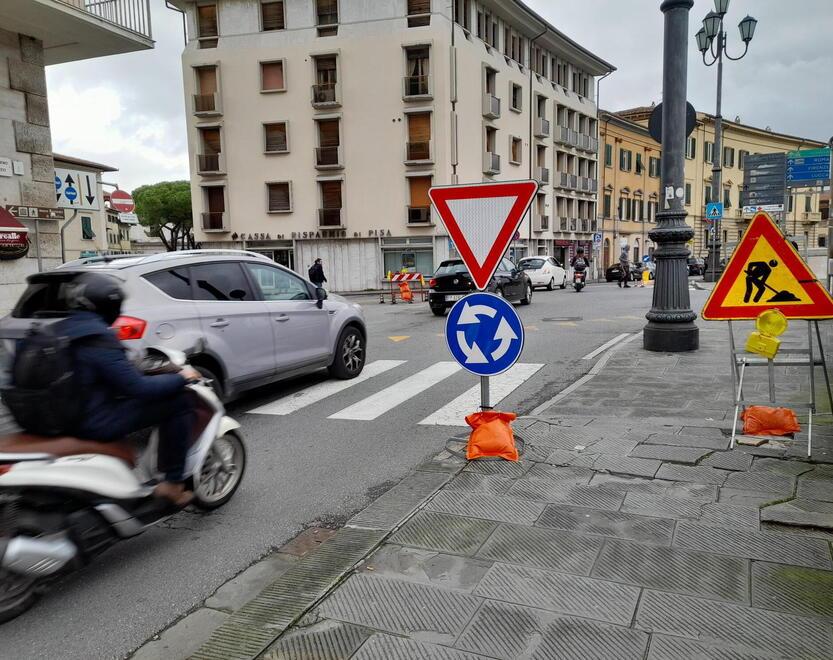 Pisa, la sperimentazione sul Lungarno andrà avanti fino al 31 gennaio