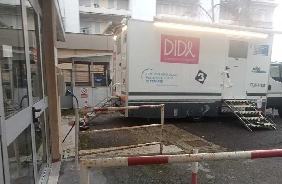 Lucca, la mammografia sul camper: «Lunga attesa, ho dovuto aspettare al freddo»
