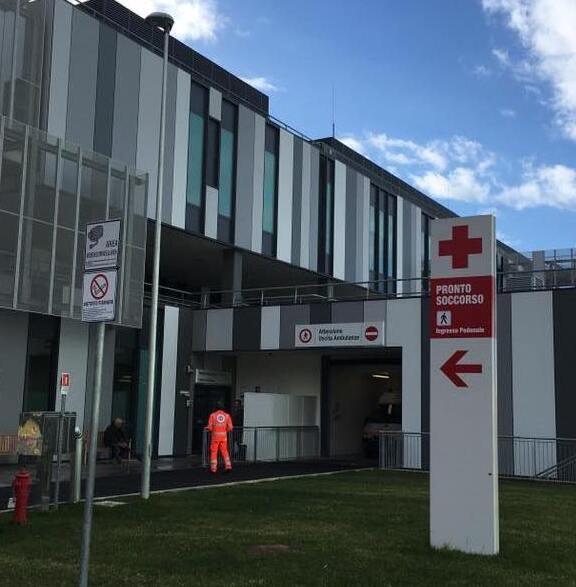Carrara, odissea per trovare un medico: alla fine va al pronto soccorso. L’Asl: «Questo fine settimana guardia medica garantita»