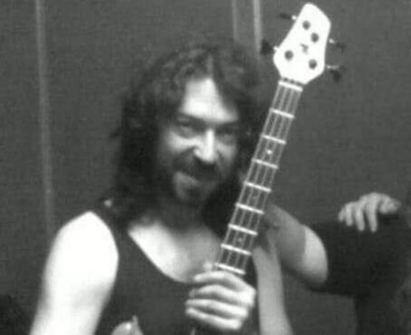 Reggio Emilia, lutto nella scena musicale: è morto il bassista Rossano Vacondio