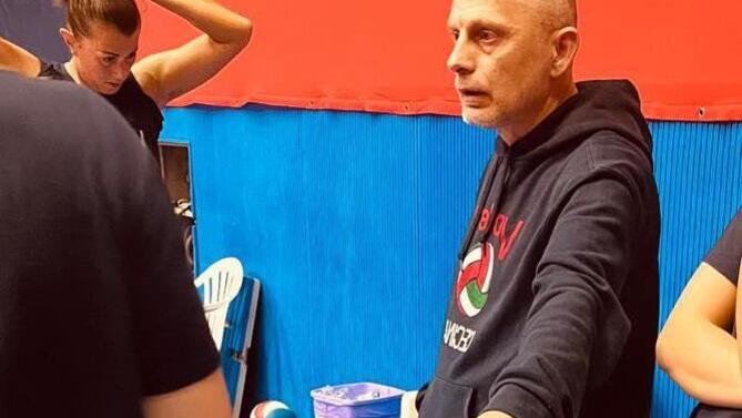 Coach Menicucci è pronto all’impresa. «Un grande orgoglio allenare le rossoblù»<br>