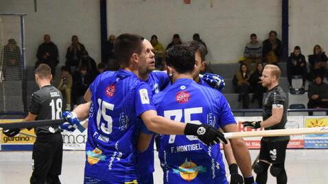 Gli azzurri esultano al Capannino dopo un punto (foto Giorgio)