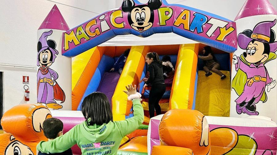 A Golfo Aranci il maltempo non ferma la Befana