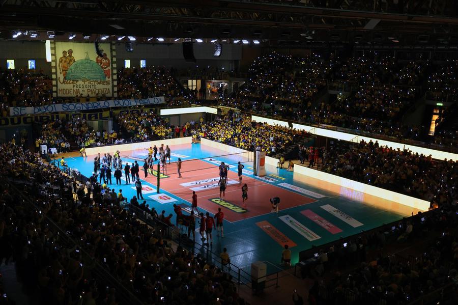 Modena Volley, i tifosi insorgono: «Perdere ci sta, ma non così...»