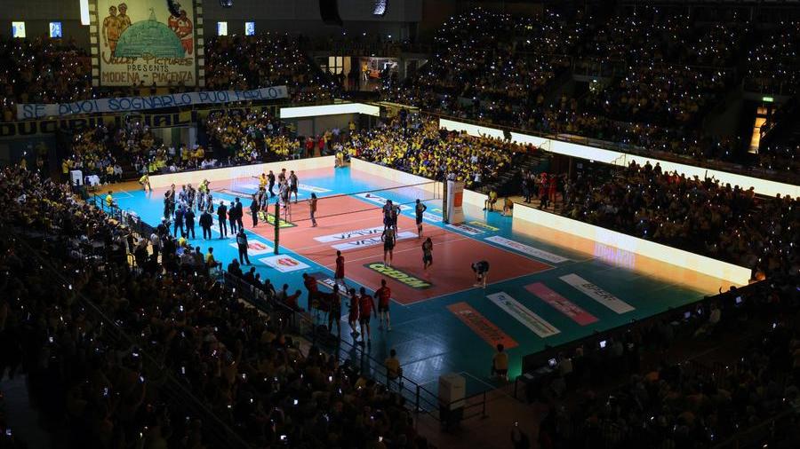 Modena Volley, i tifosi insorgono: «Perdere ci sta, ma non così...»