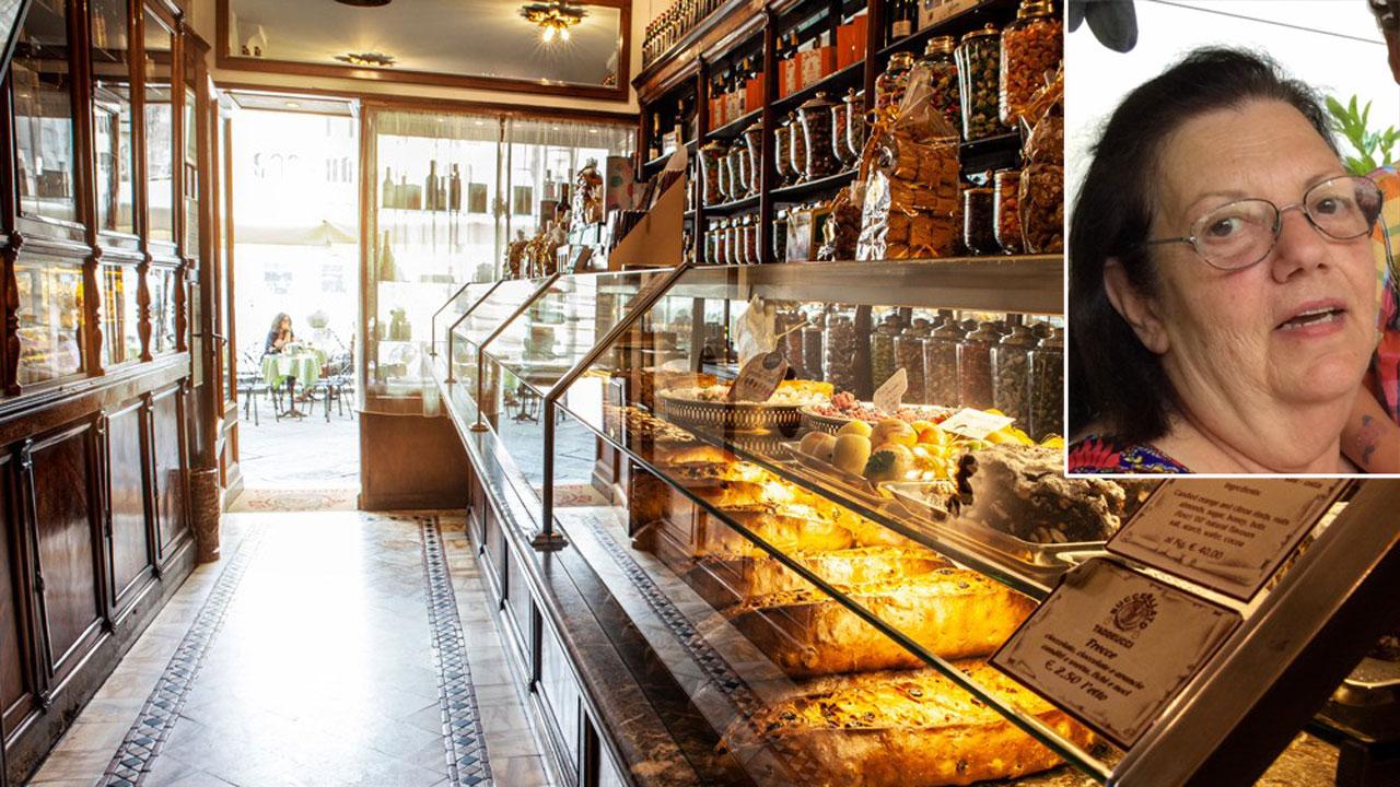 La vetrina della pasticceria con il buccellato e Anna Maria Magaly Taddeucci