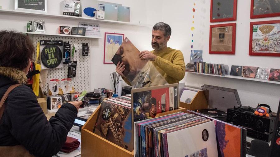 Vinile che passione, nell’isola è boom di vendite di 33 giri