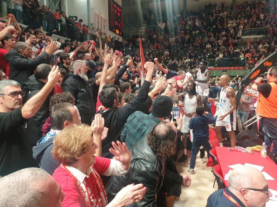 Il derby del basket: Reggio Emilia batte la Virtus Bologna