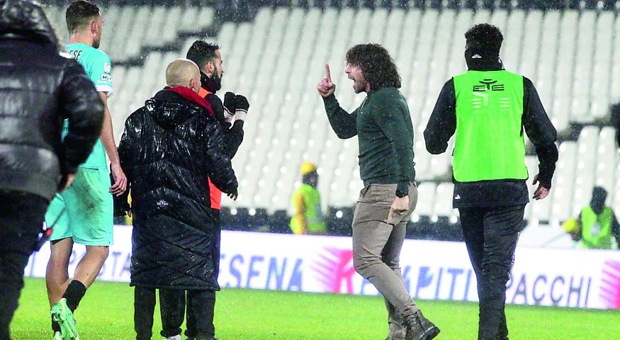 Follia a Cesena, il portiere reggiano Filippo Rinaldi colpito dal padre di Shpendi