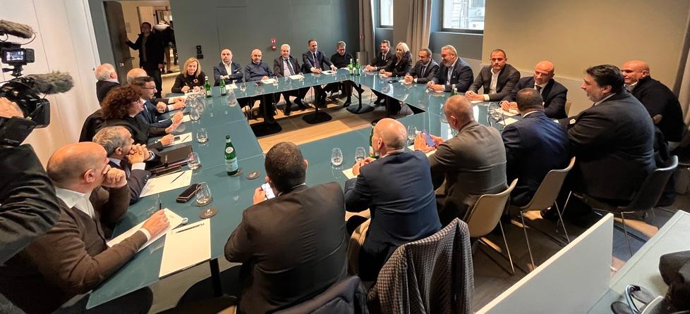 Il caso Sardegna spacca il centrodestra nazionale