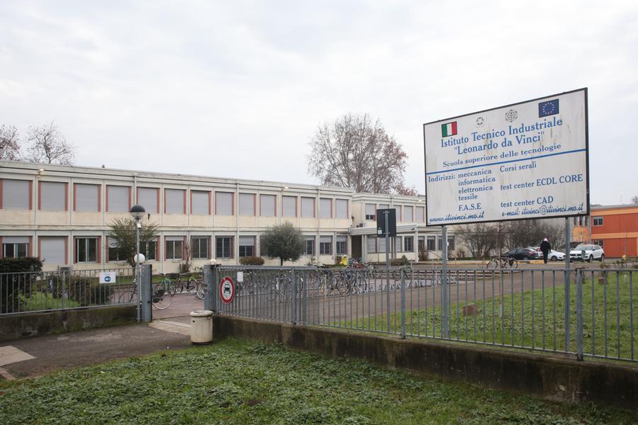 Carpi, manca la corrente elettrica, lezioni sospese al Da Vinci