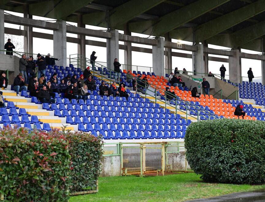 Lo stadio semi vuoto (foto Nucci/Innocenti)