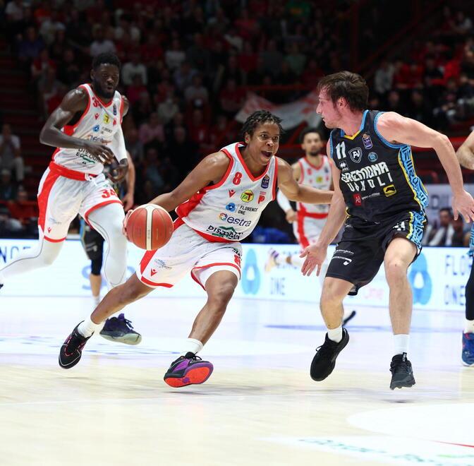 Pistoia vince contro Cremona con Ogbeide e Moore straordinari, bravo anche il capitano