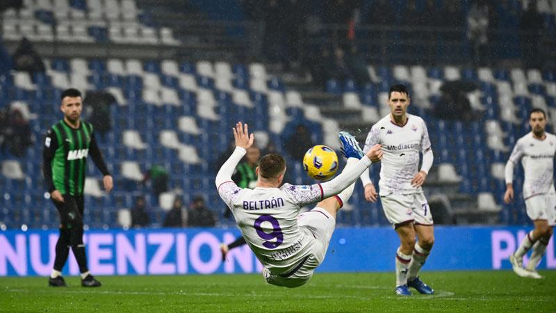 
	Lucas Beltr&aacute;n e la sua acrobazia col Sassuolo: l&rsquo;intervento di Ferrari sulla linea gli ha negato il gol

