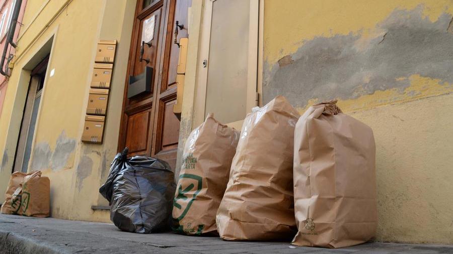 Rifiuti, aumenta la produzione ma anche la raccolta differenziata